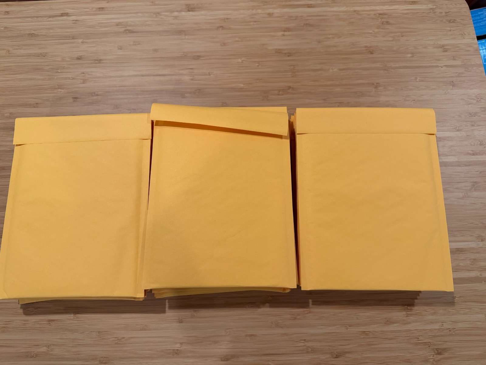 30 Pieces of 6.5″ x 9″ Craft Bubble Mailers