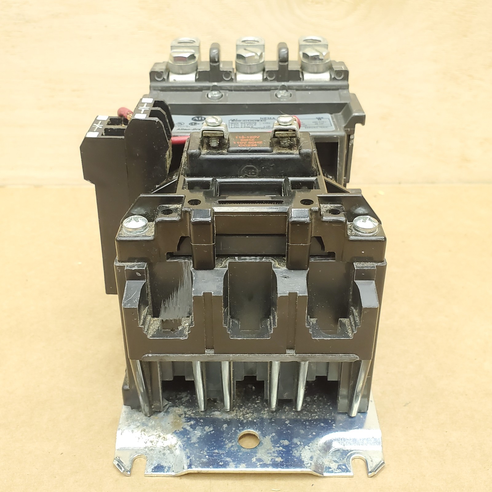 Allen Bradley 500-COD930 Contactor w/ 120VAC Coil NEMA Size 2 rated 25HP – NEW
