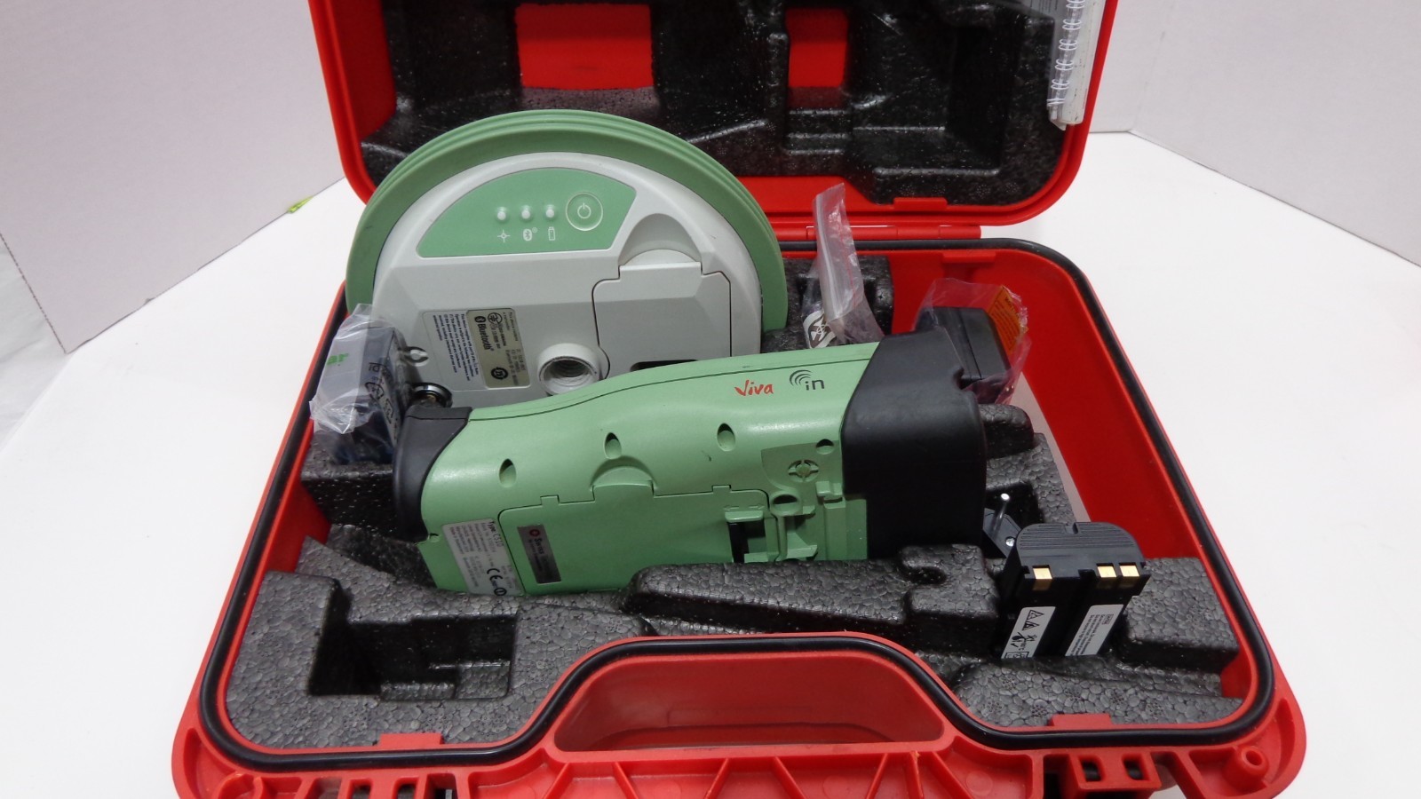 Leica GS08 Plus GPS 3.75g GSM With CS10 Controller, Charger, 2 Batteries & Case