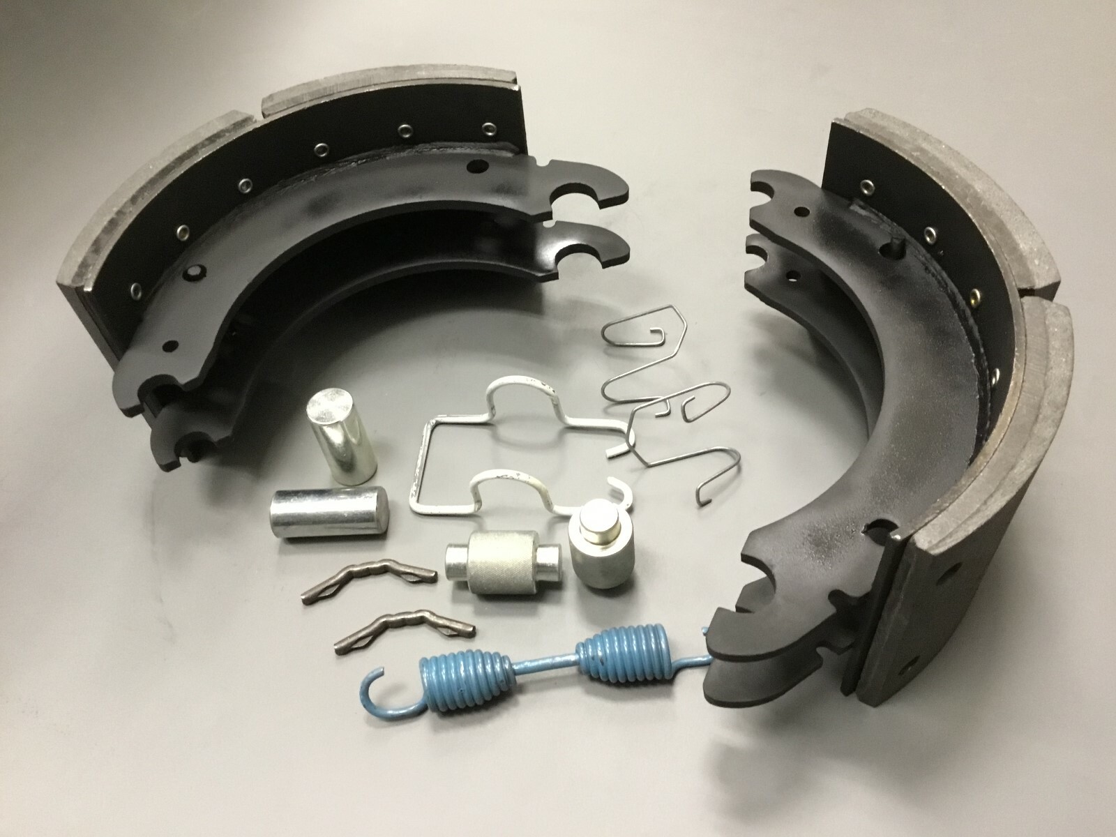 K71-868-00/040-449-00 Trailer Brake Shoe Set & hardware kit 10-16k 12-1/4×5-1/2