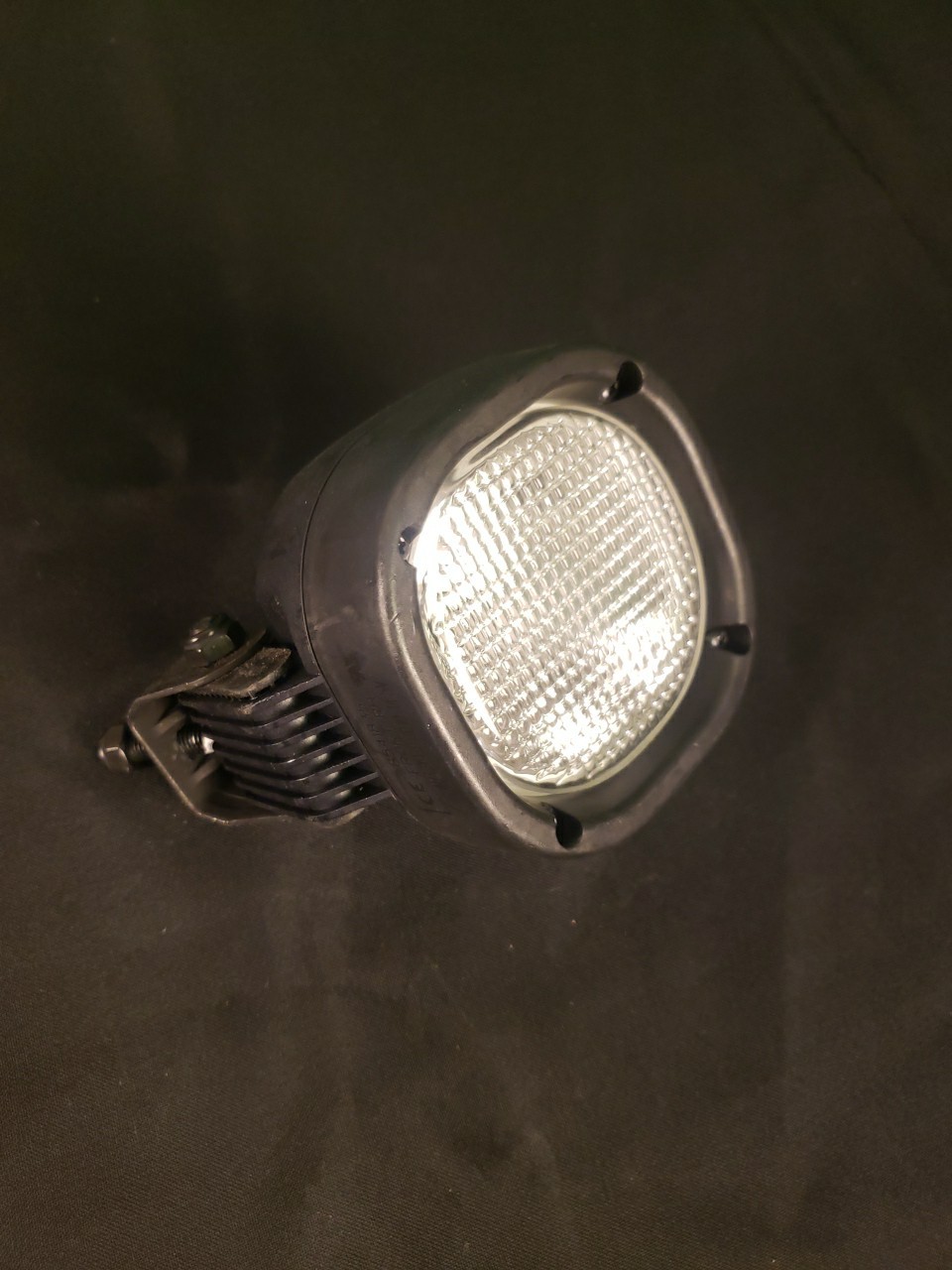 8541835 AU3719 D 1010 14.5v WORKLIGHT FRONT RH