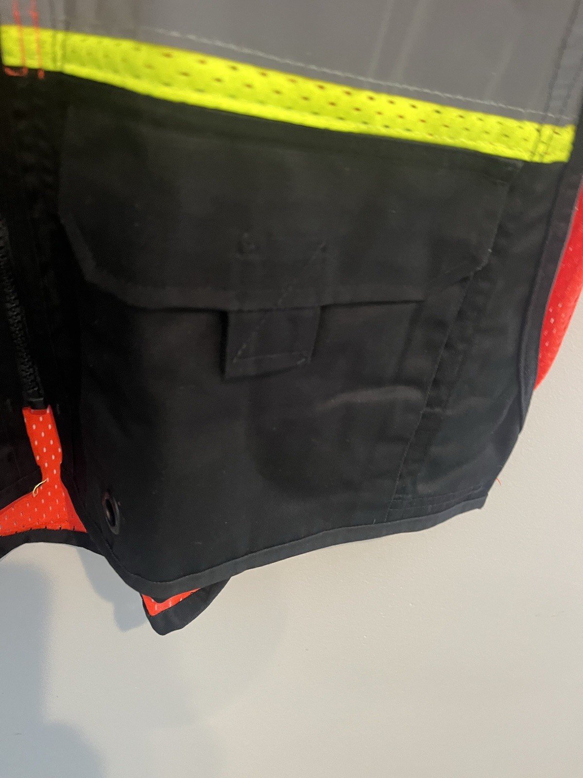 Kishigo Premium Black Series Men’s Surveyors Vest S5003, Class 2 Hi-Vis, Large