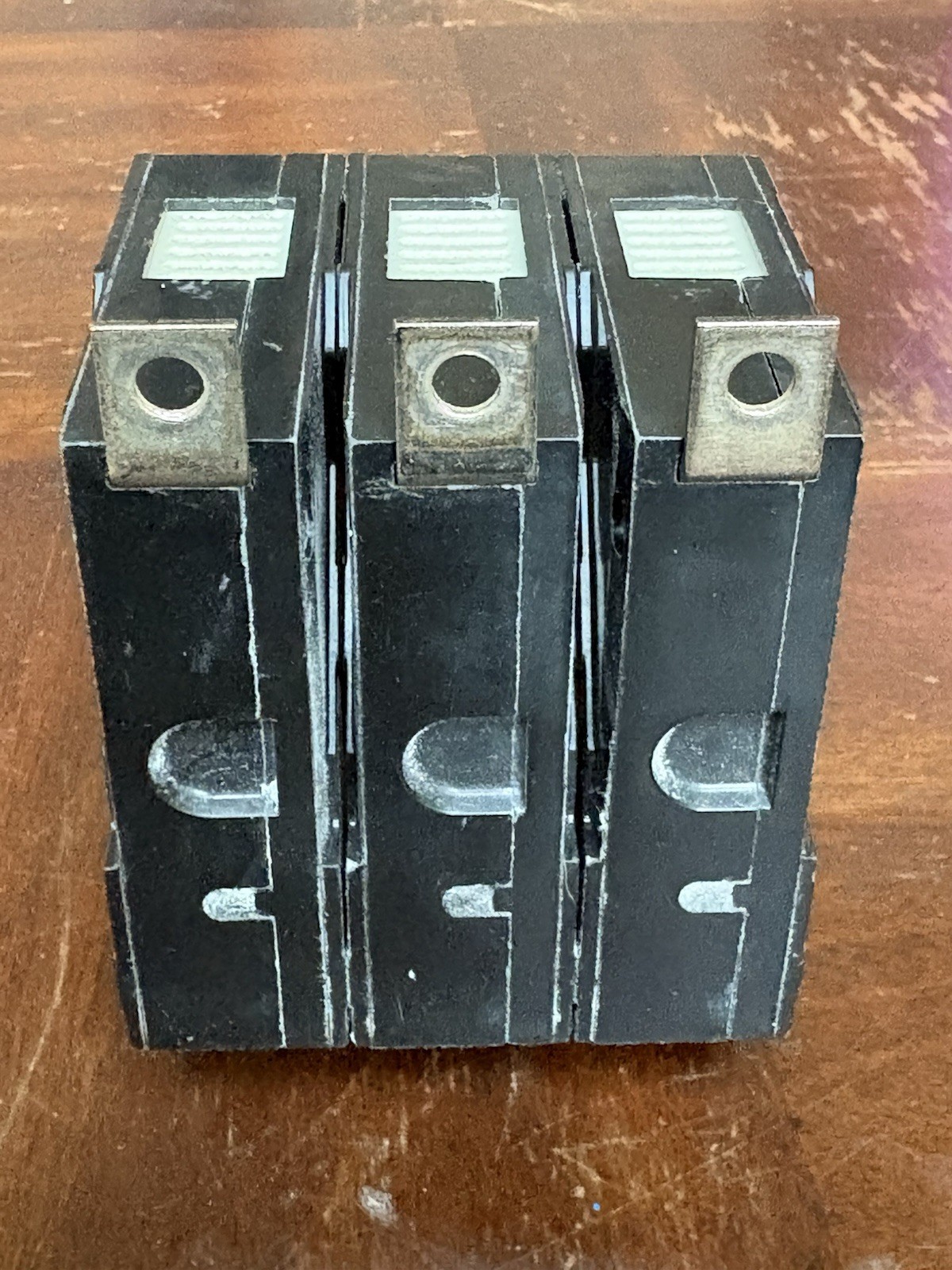 Siemens BQD330 Molded Case Circuit Breaker | 30A | 3-Pole | 480Y/277V | Bolt-On