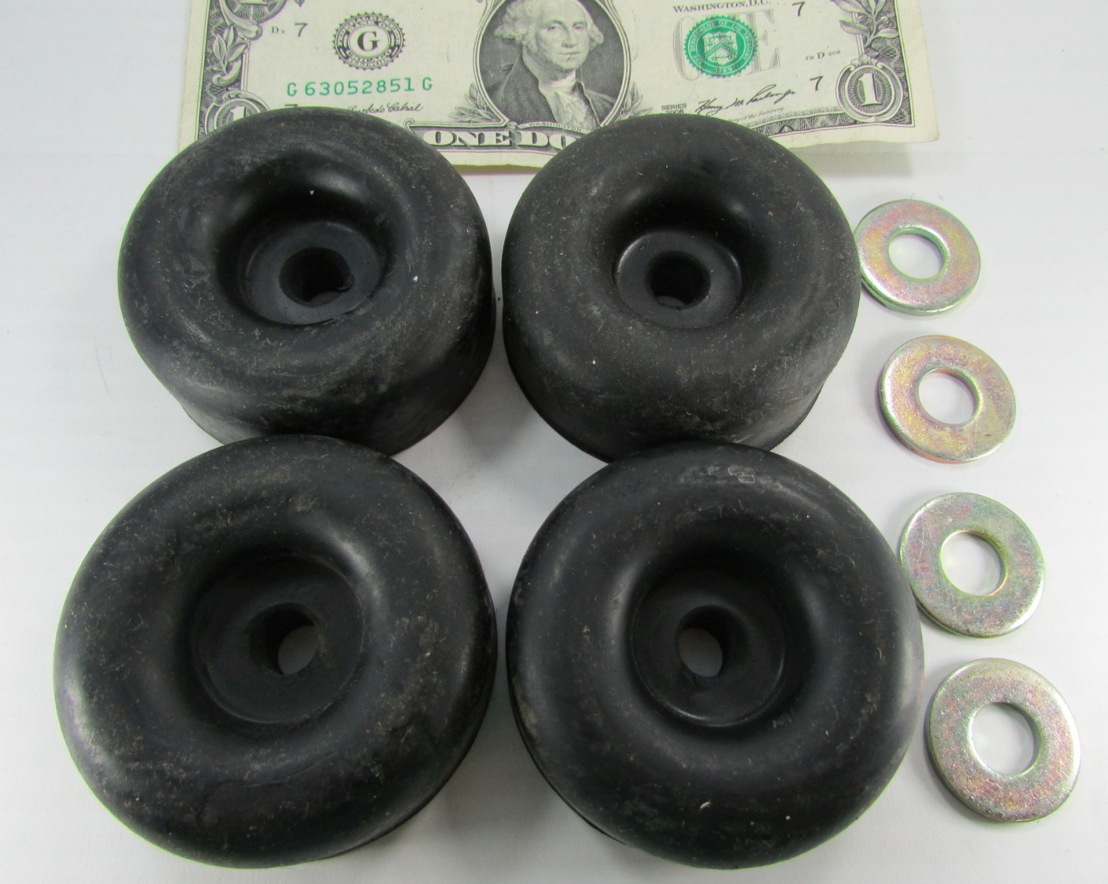 4-PC Rubber Vibration Isolators, Shock Mounts w/Washers 2.5″ OD x 7/16″ ID x 1″