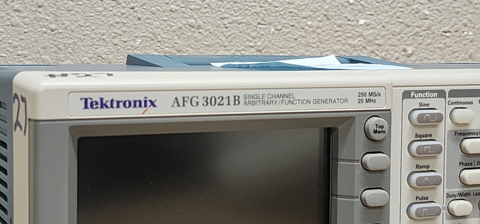Tektronix AFG3021B Dual Ch. Arbitrary Function Generator Please Read