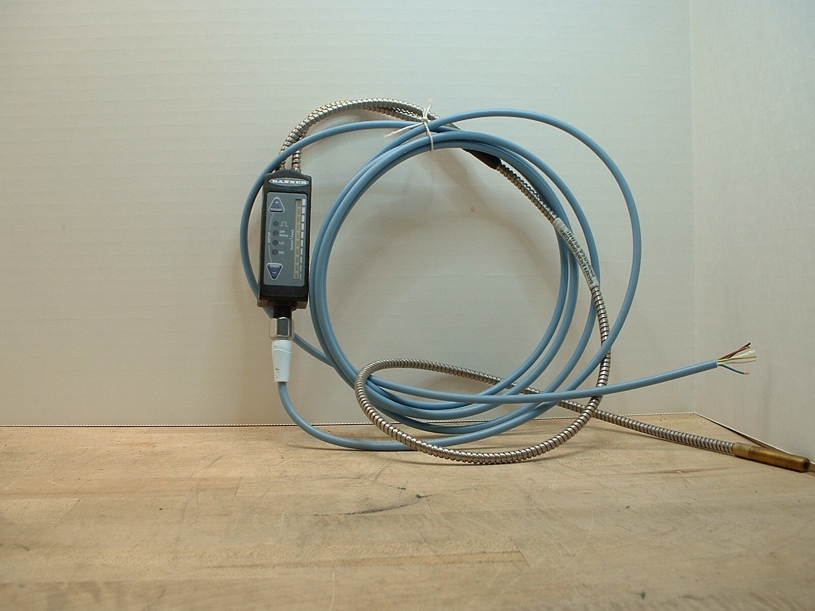 Banner Engineering R55FVQ + Cables