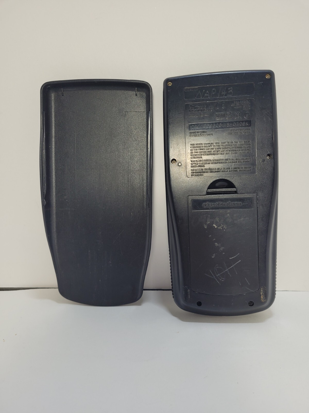 TI-83 Plus Graphing Calculator Black w/Cover SCREEN DAMAGE Texas Instruments
