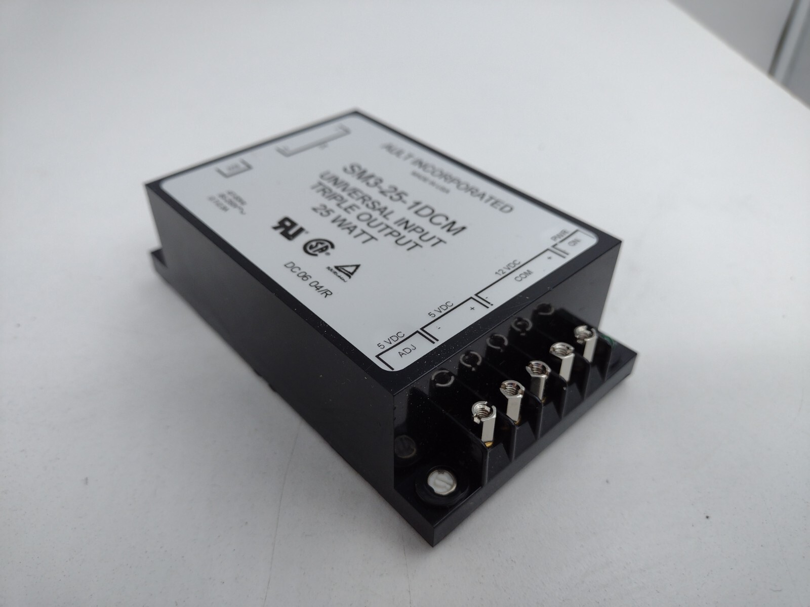 Ault Inc SM3-25-1DCM Universal Input Power Supply 25 WATT 47-83Hz 85-250V