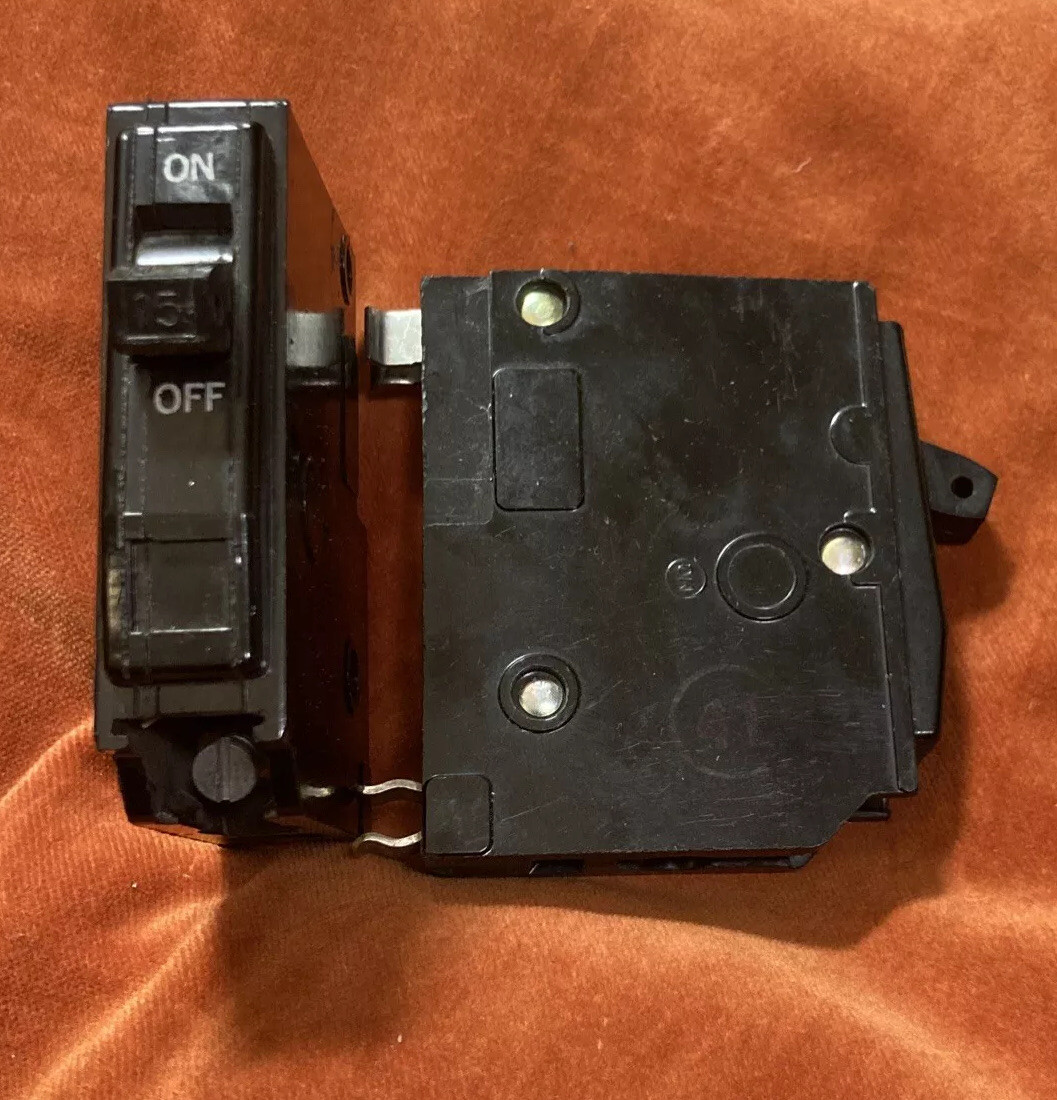 lot of 2 Square D QO115 15 Amp 1 Pole 120/240V Circuit Breaker Type QO black