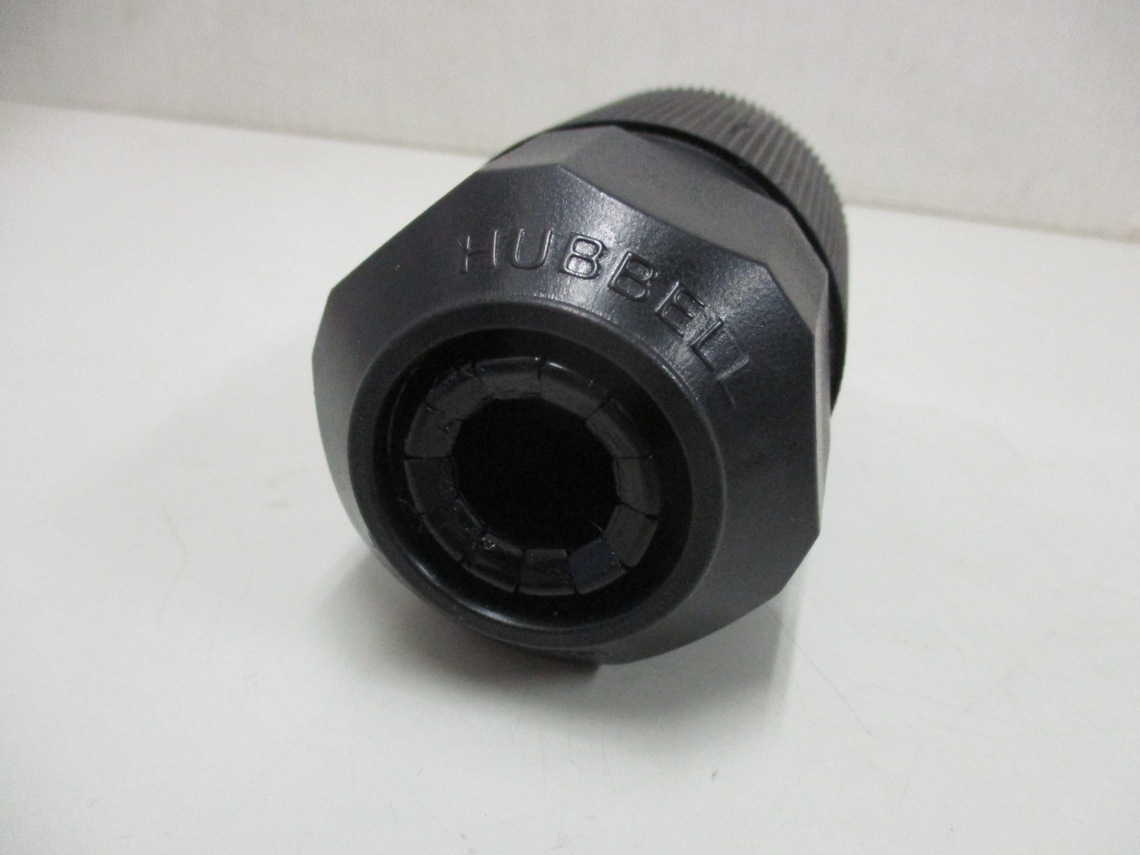 Hubbell CS-8364L 50A 3P 4W 250V 3Ø Twist Lock Plug