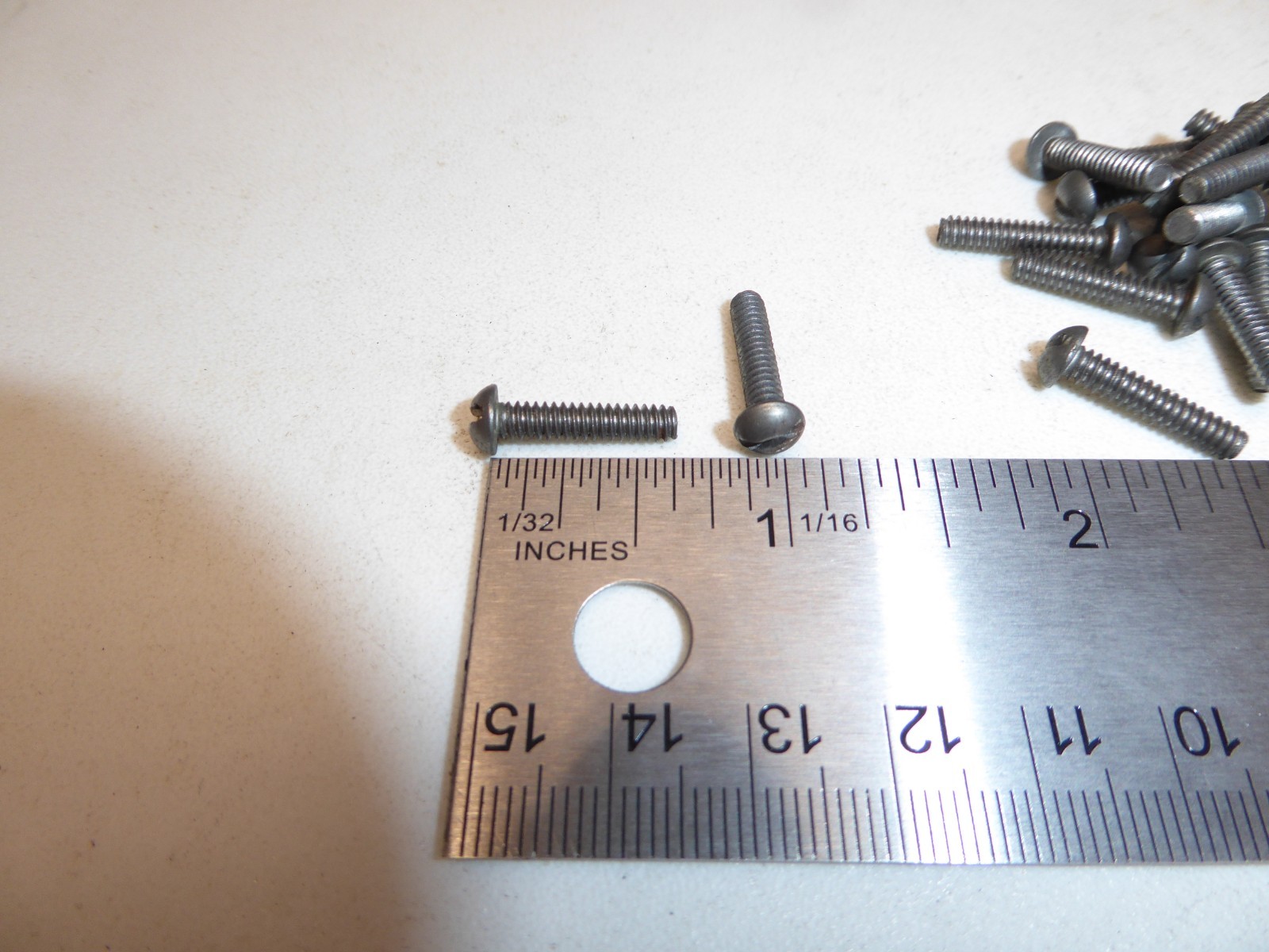 6-32 x 5/8″ Round Head Slotted Machine Screw Steel VINTAGE USA Made NEW Qty 25