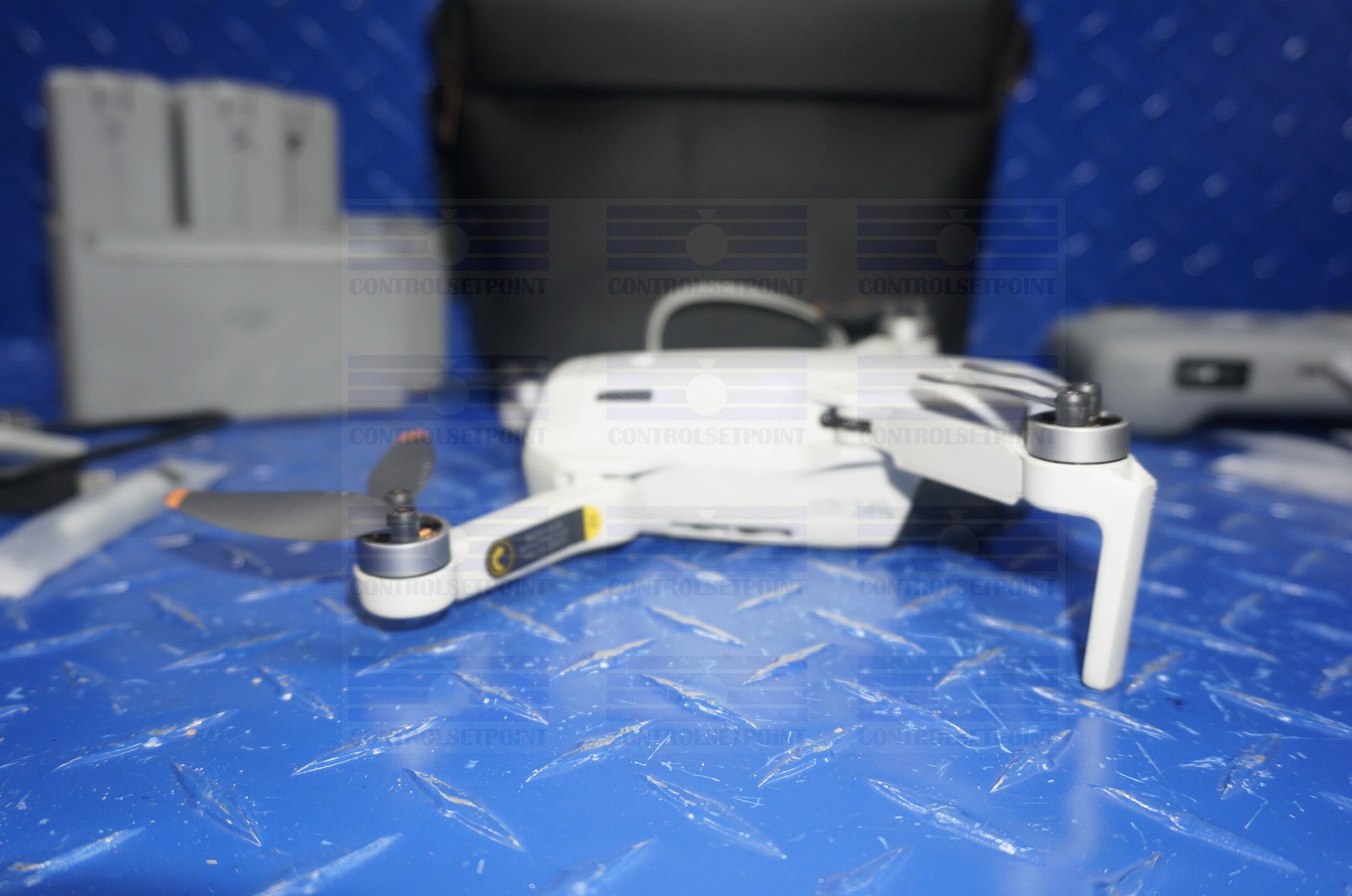 DJI MINI 2 FLY COMBO 2 W/ 5 BATTERIES! EXCELLENT MINT CONDITION! NO TARIFFS USA!