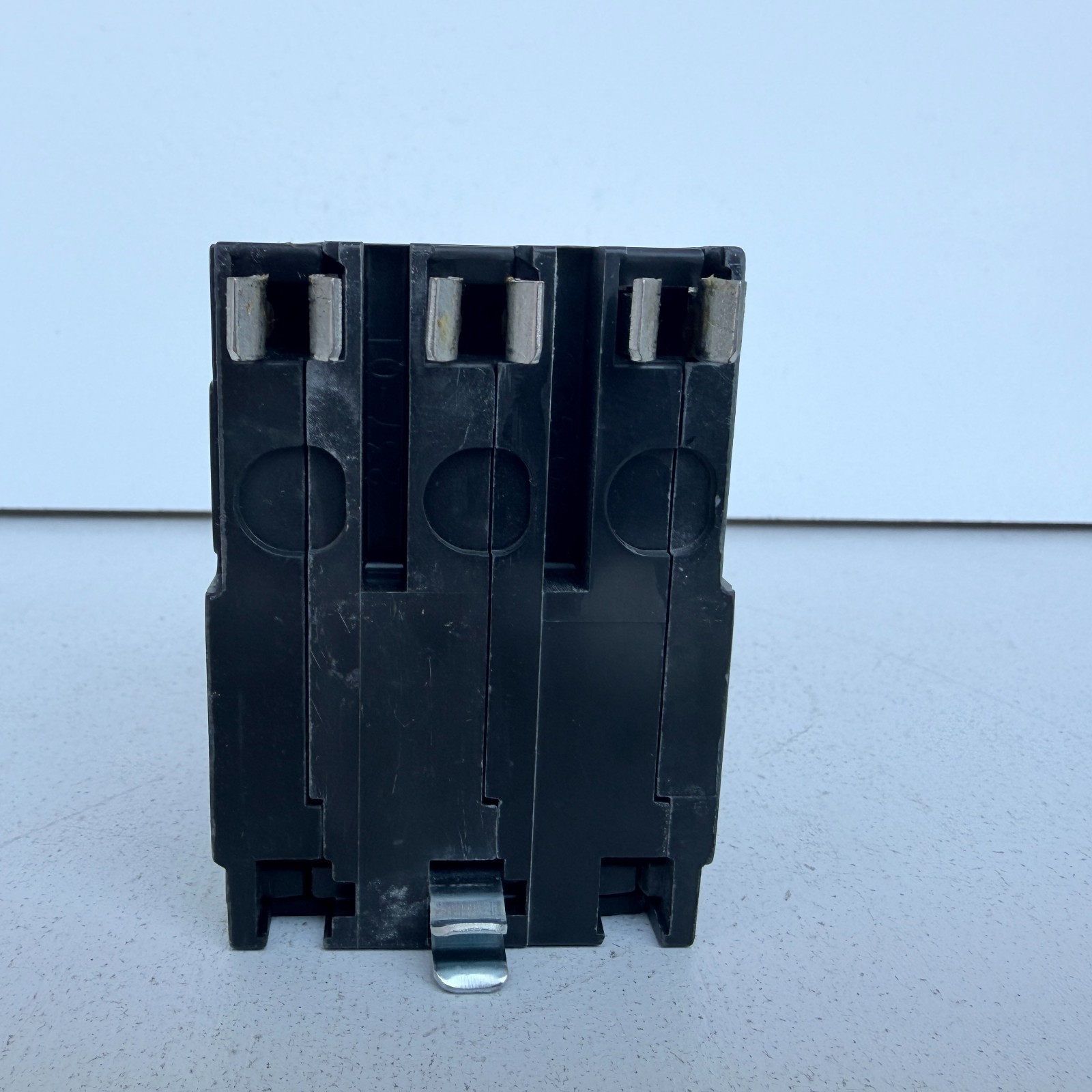 Square D QO320VH Circuit Breaker 20A 3P 120/240V 22kA QO Plug On 20 Amp