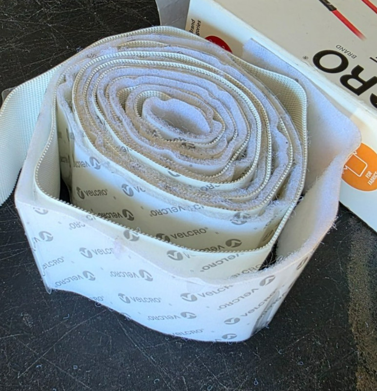Velcro Industrial Strength Sticky-Back Hook and Loop Fasteners 2″ x 6 ft 906092