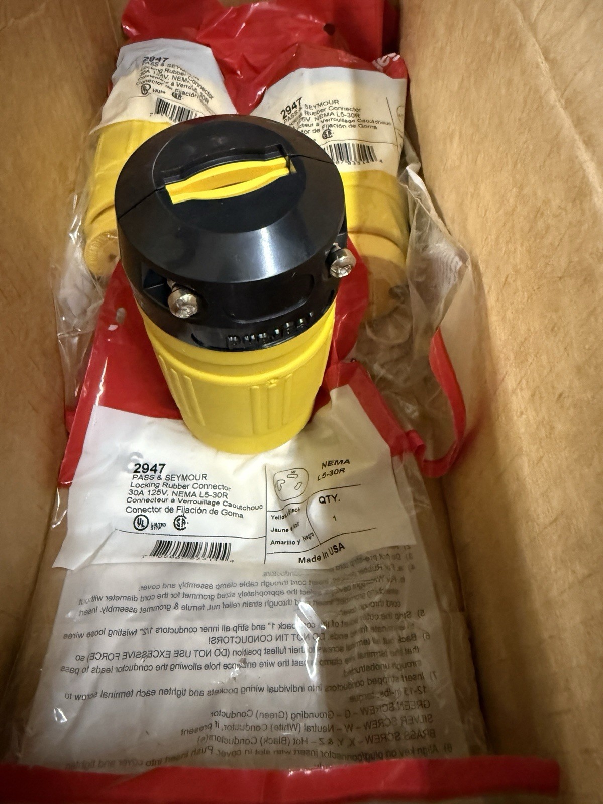 L5-30C, NEMA L5-30R Connector 125v 30 Amp Twist Lock Cord Connector [PS 2947)
