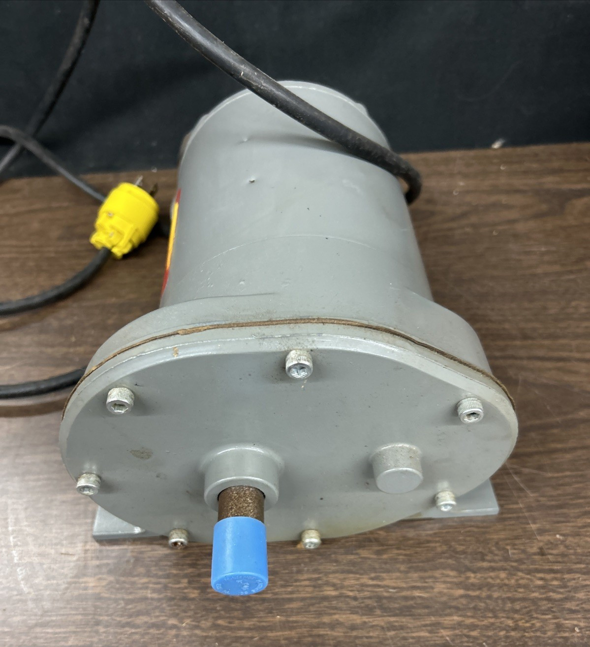 Dayton Gearmotor Model 5K940, 60RPM, 1/4Hp Ratio 29:1, 60Hz