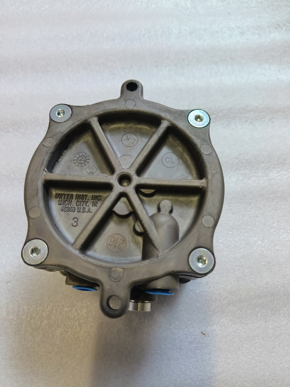 Dwyer 1950-10-2F Pressure Diffrential Switch EX free shipping