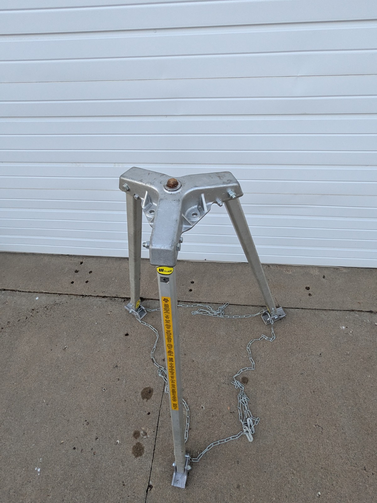 HONEYWELL MILLER 51/7FT Confined Space Tripod 400 lb Capacity Adjustable Height