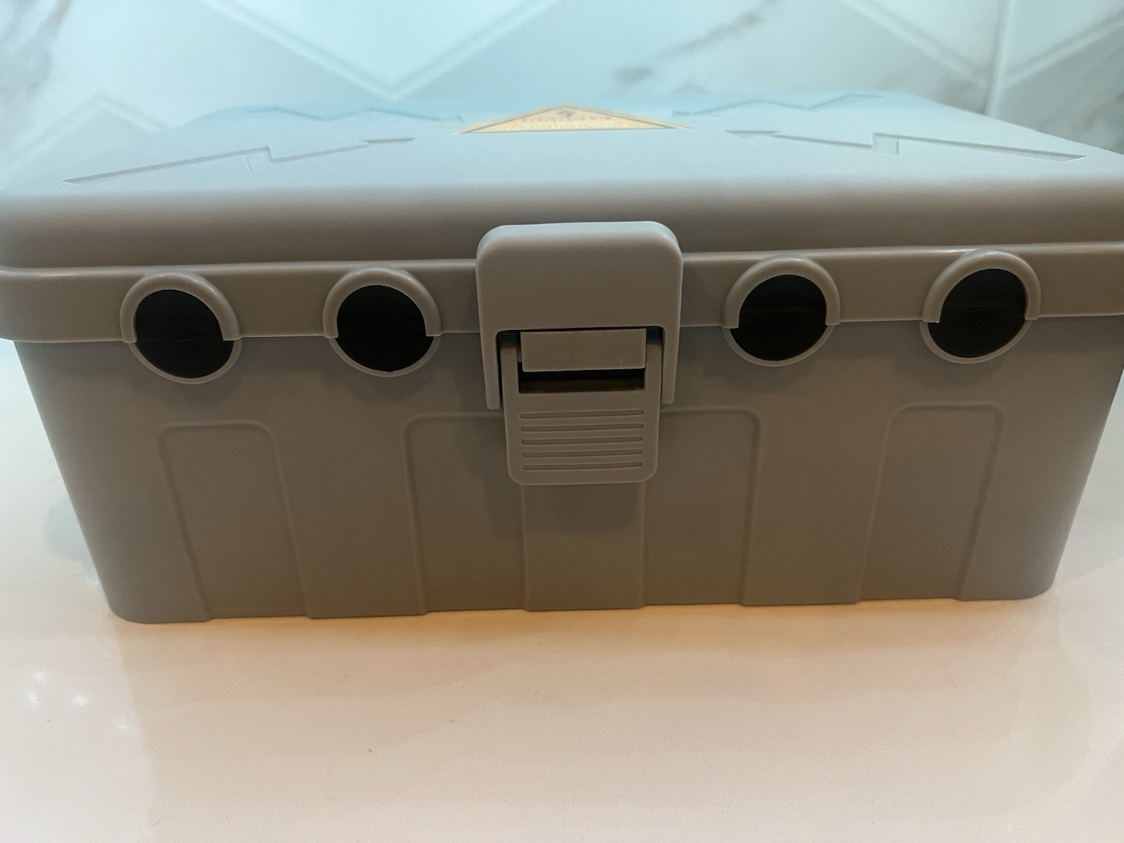 Hrensaw Outdoor Electrical No Large 12.5”x8.5”x5” 8 Cable Entry Ports
