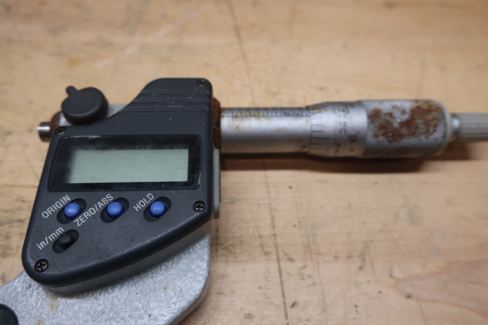 Mitutoyo 293-332 | Digital Micrometer 2-3″, .0005″ 0.001 mm