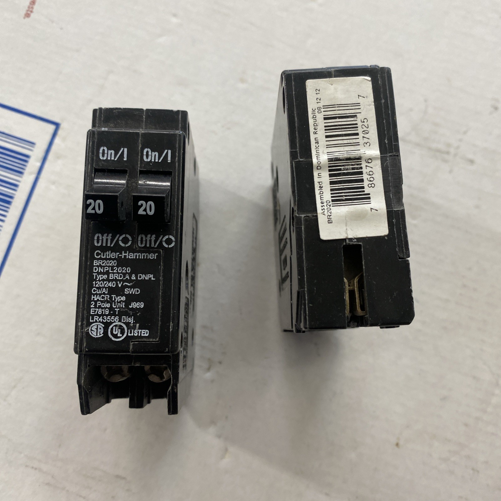 Lot Of 2 Eaton BR2020 20 Amp Tandem Circuit Breaker 2 – 1 Pole 120/240V Type BR