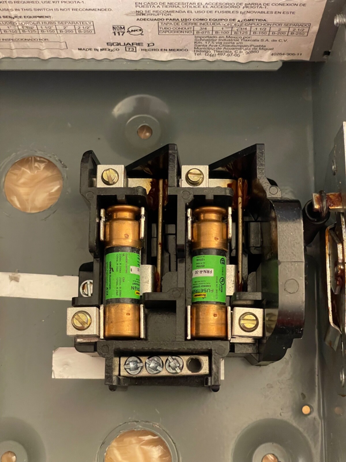 SQUARE D SAFETY Disconnect – SWITCH D221NRB SERIES ENCLOSURE 30 AMP