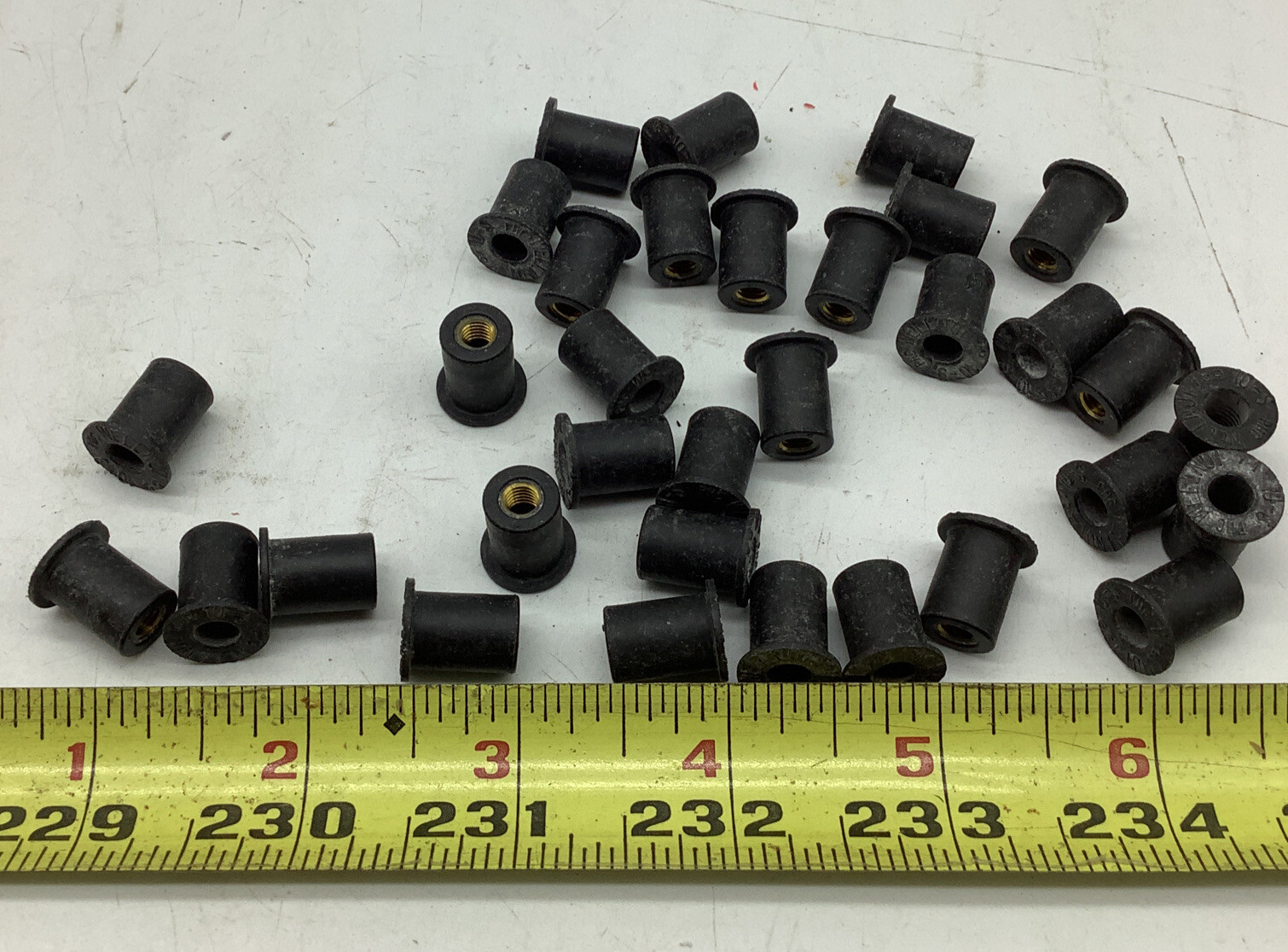 Well Nut 10/32, PHC, Rubber/Brass, S10, 100pc In Lot(2713- A4