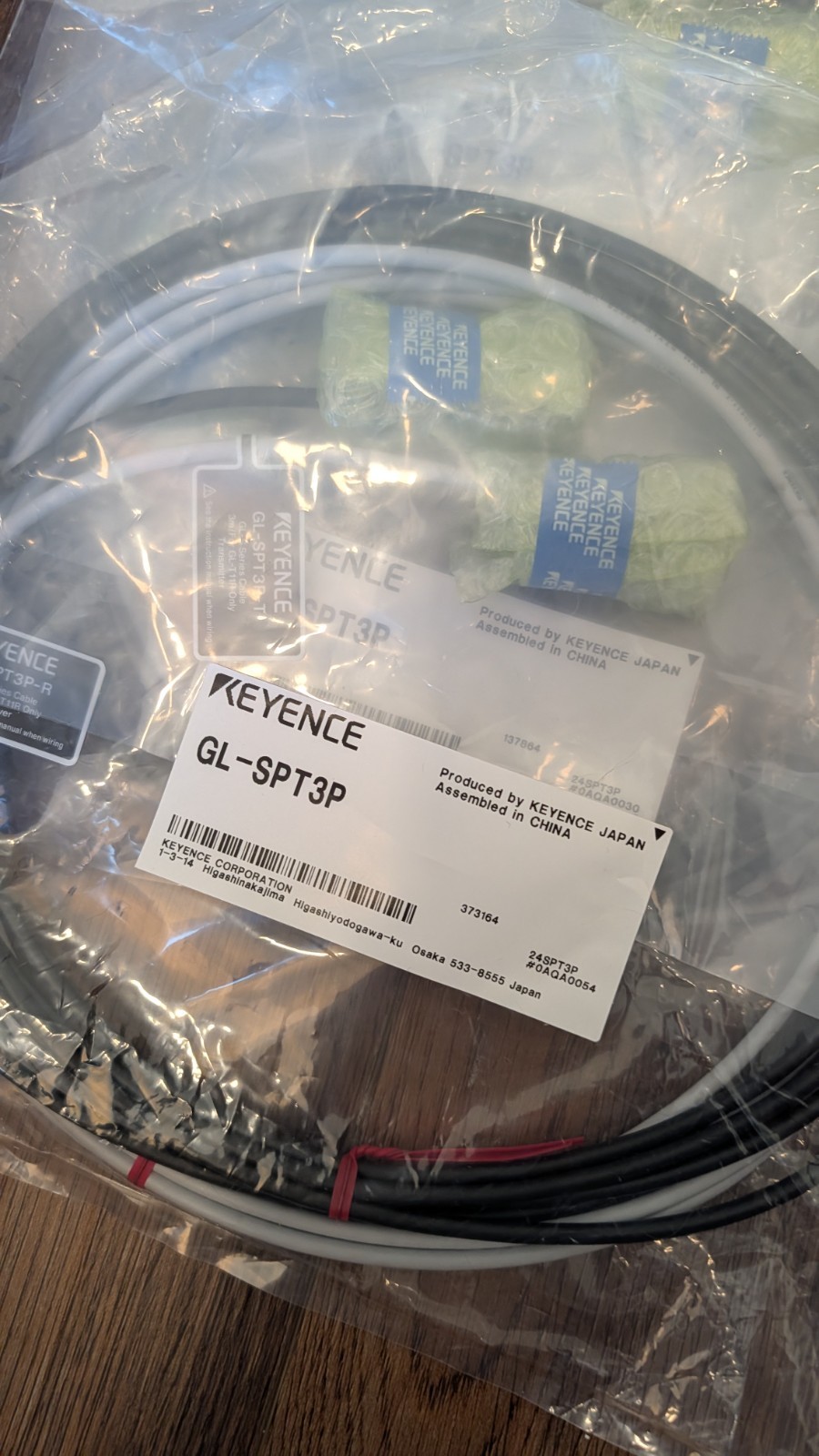 Keyence GL-SPT3P x 4 M14 connector cable for connecting to the GL-T11R PNP 3 m