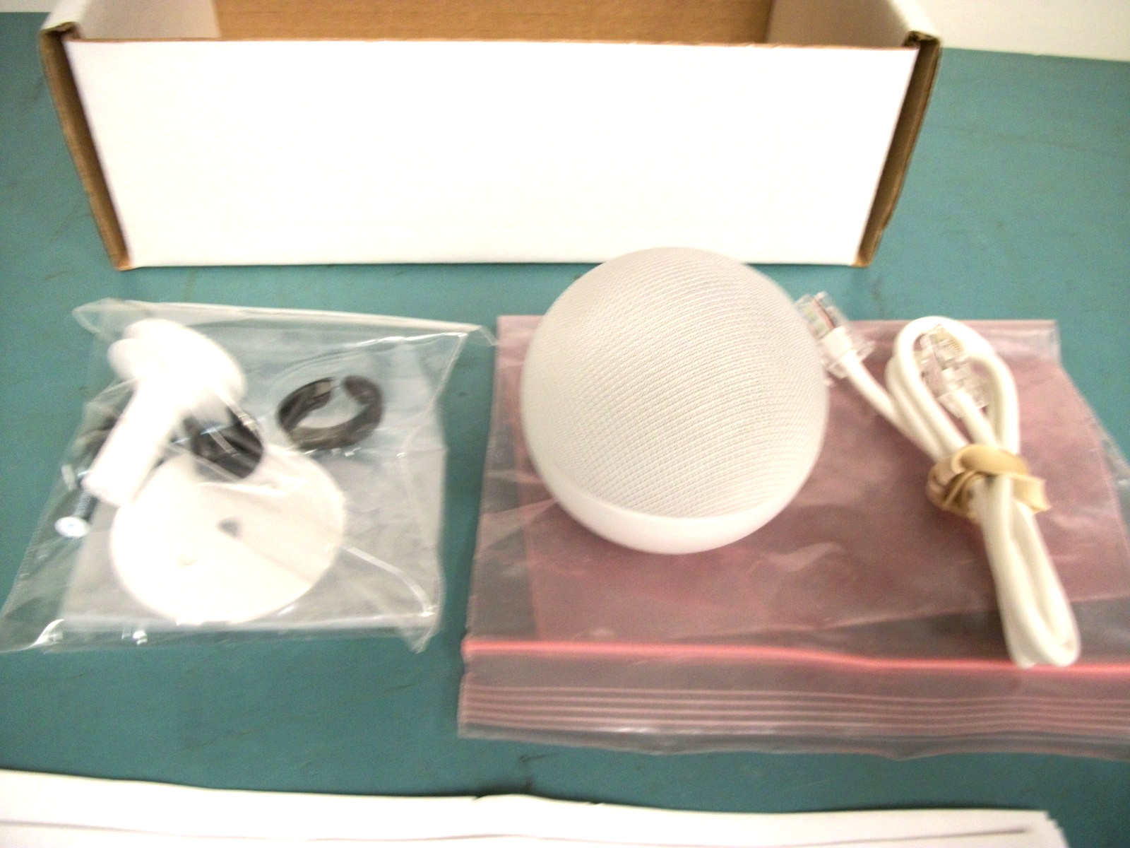 VADDIO CeilingMIC Overhead Microphone Model# 999-85100-000 – White. Open Box.