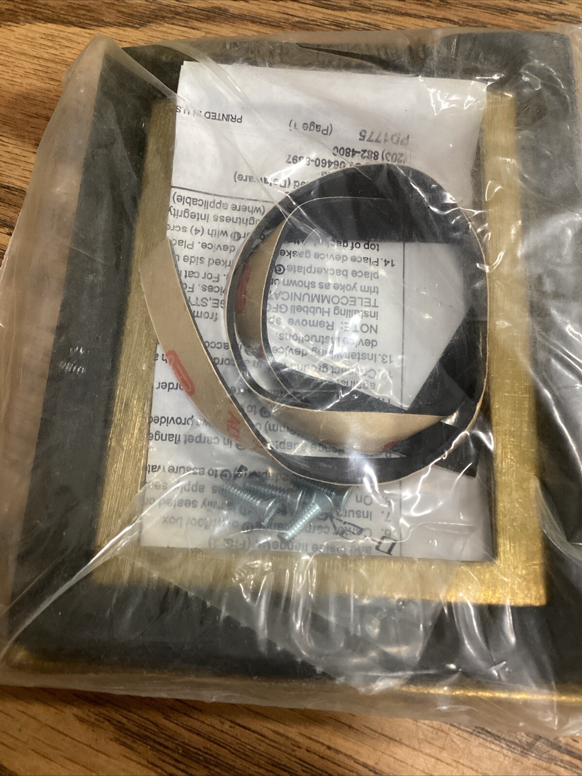 Hubbell SB3083 Carpet Flange Brass Rectangular One Gang New