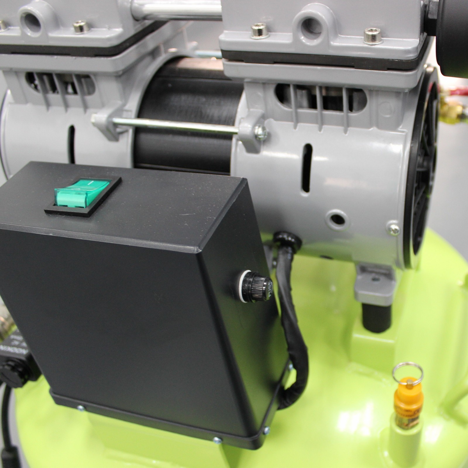 24L 600W Dental Medical Oil Free Noiseless Lab Air Compressor Motor GA-61