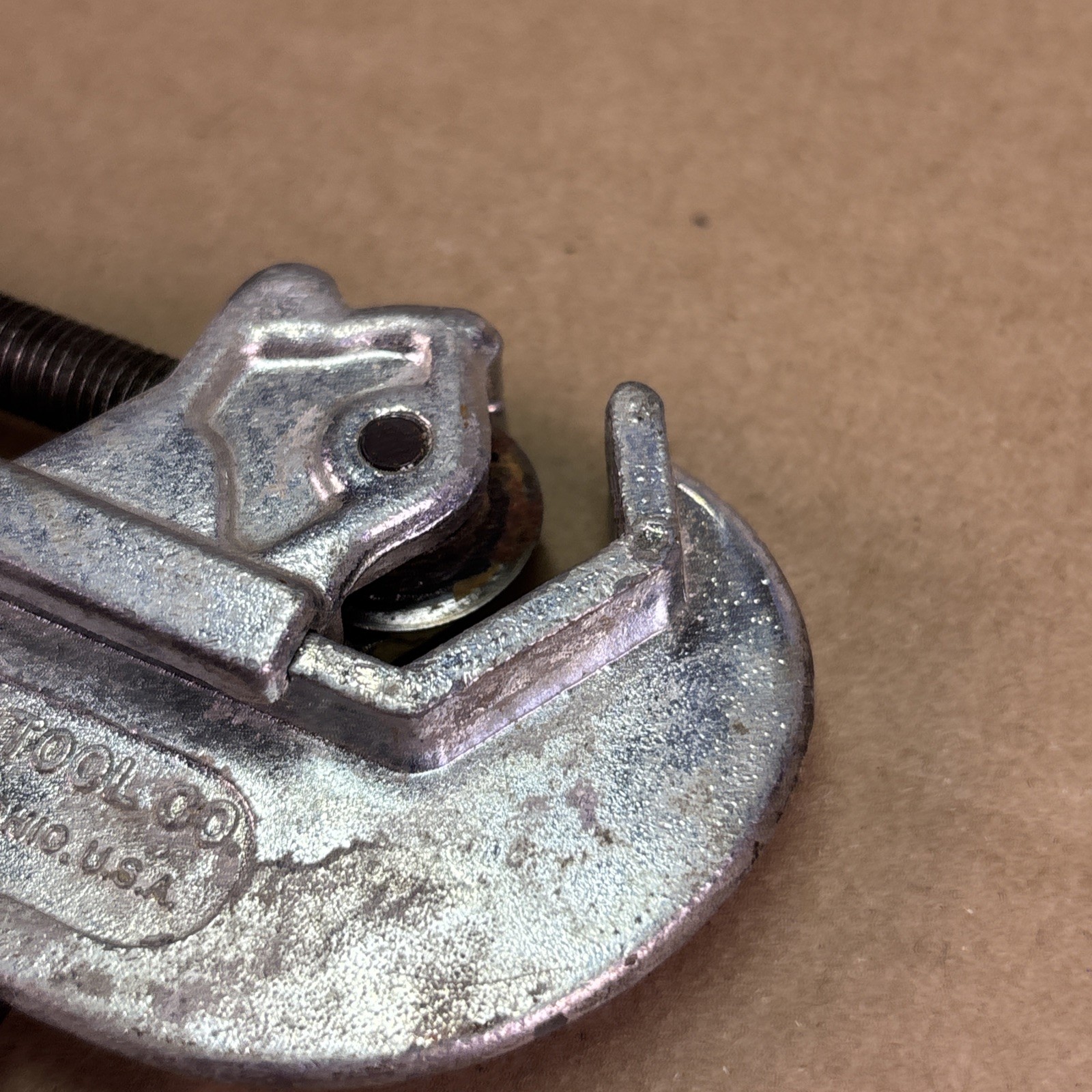 SUPERIOR TOOL Metal / PVC Tube Cutter 1/8″ To 1-1/8″ USA