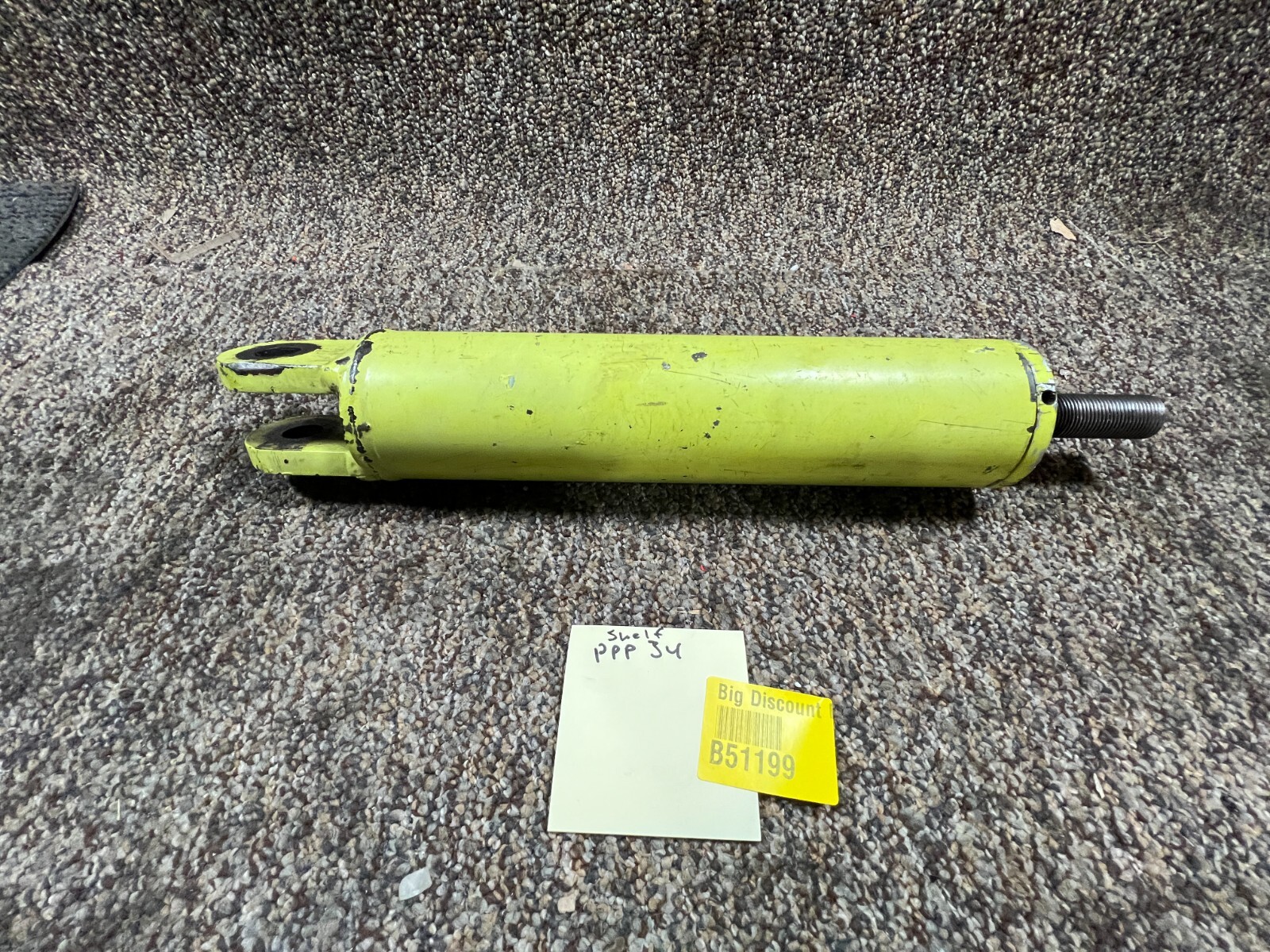 Hydraulic Welded Cylinder 17″ Retracted x 2.89″ OD x .87″ Rod Diameter