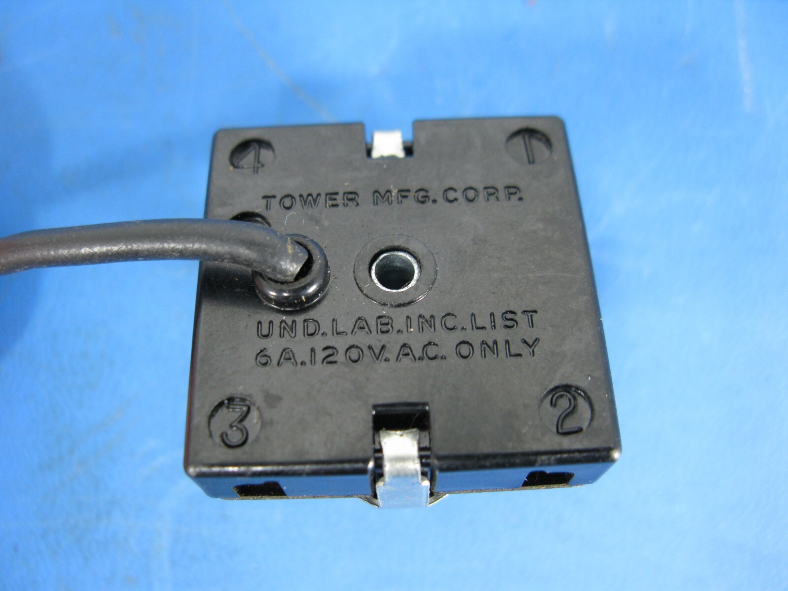 (1) *NEW* TOWER 13627 5 POSITION 1/10HP 120VAC 3A 240VAC 12A 120VAC 6A 120VAC
