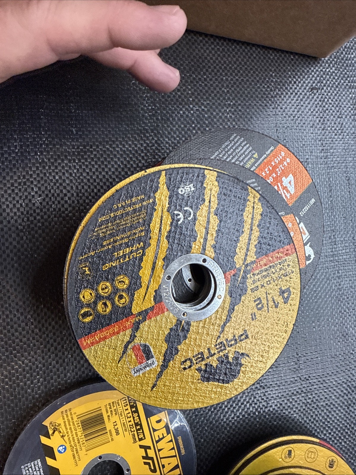 105 PCS 4-1/2″ x .040″ x 7/8″ Cut off Wheels Stainless Steel Metal Cutting Discs
