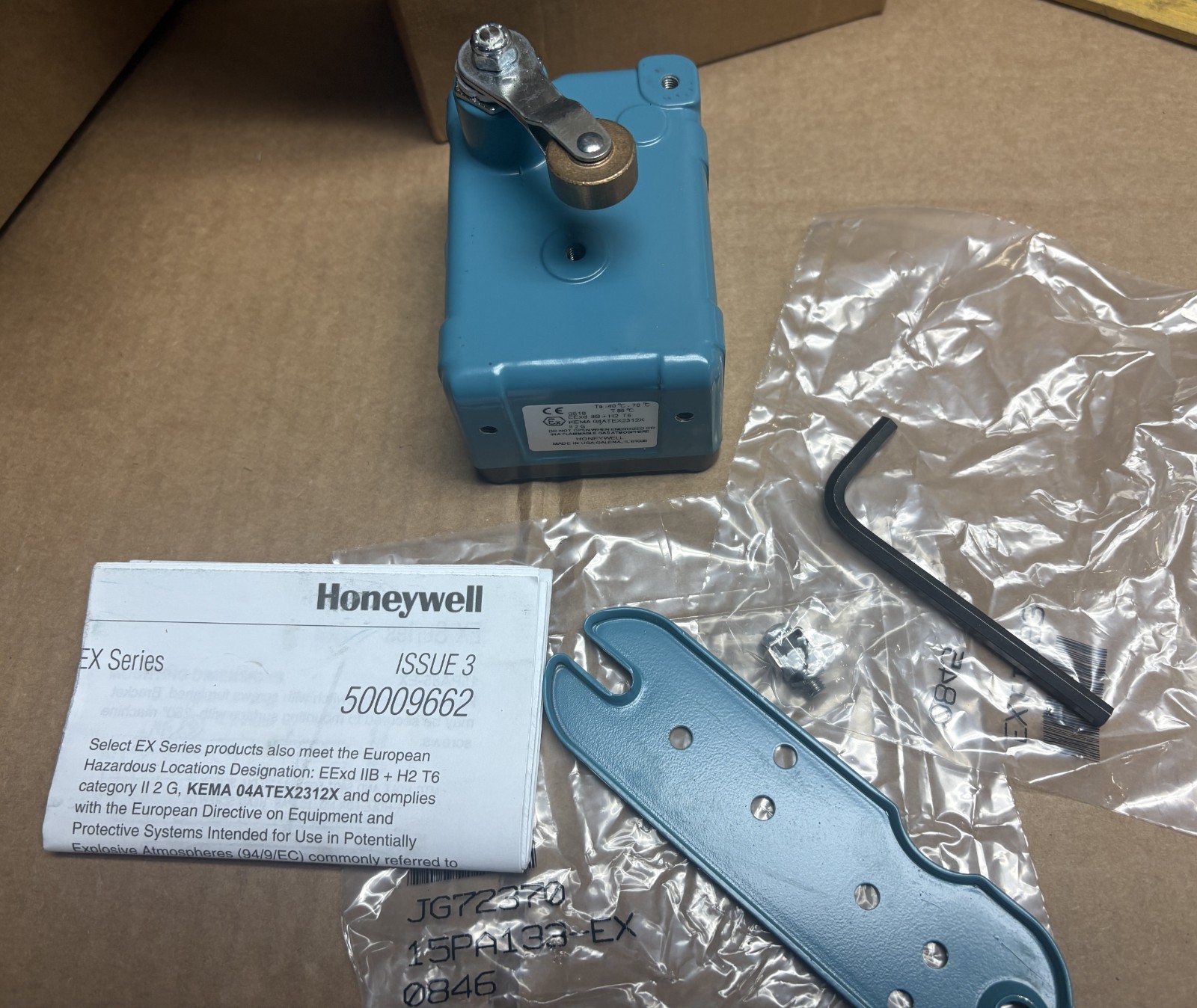 Honeywell EX-AR Limit MICRO Switch EXPLOSION PROOF 15amp SPDT Roller Lever(BH2)