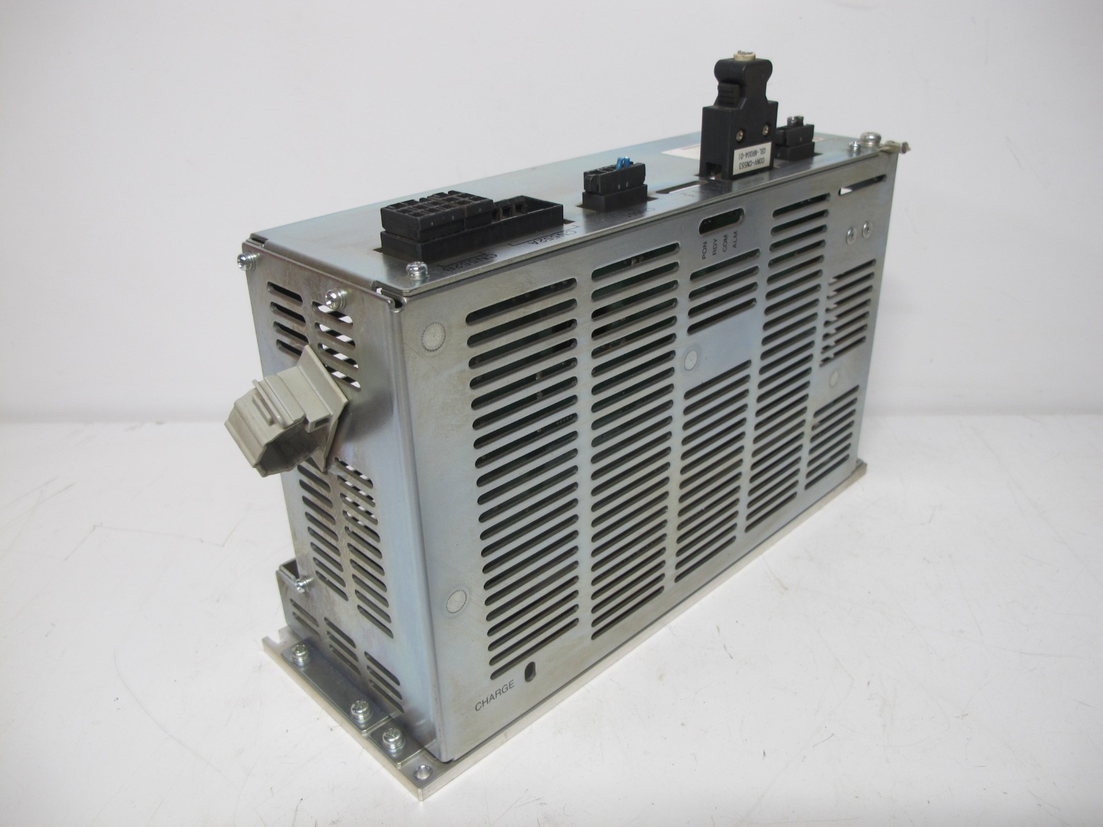 Yaskawa SRDA-C0A12A01A-E Converter SRDAC0A12A01A-E Servopack Servo