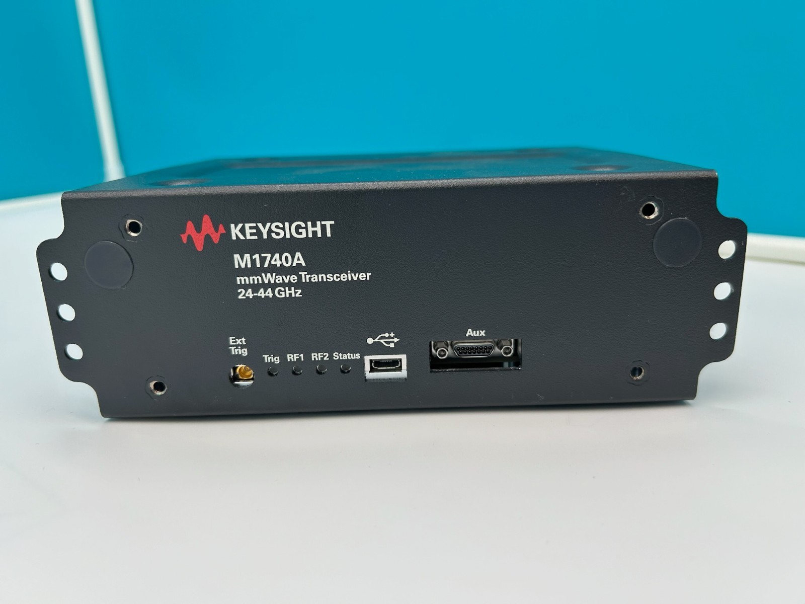 Keysight M1740A Millimeter-Wave Transceiver for 5G 24-44GHz