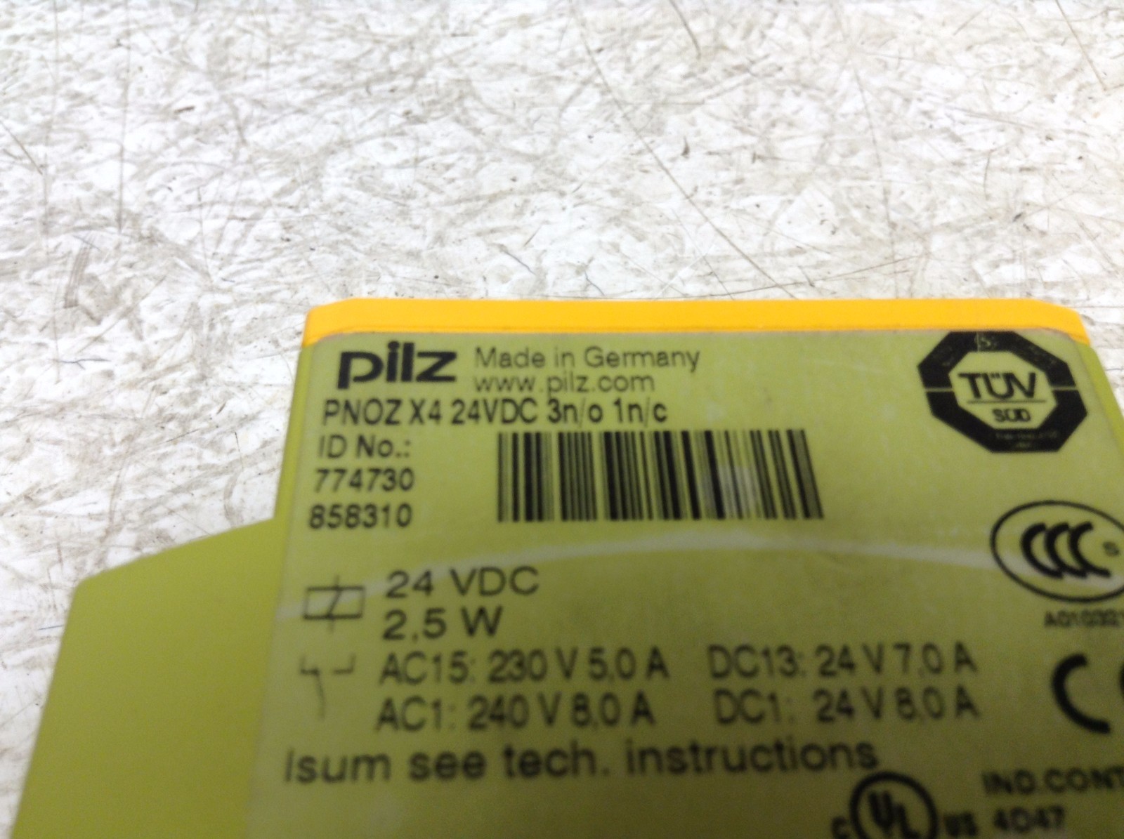 Pilz PNOZ X4 24VDC 3n/o 1n/c 24 VDC Safety Relay PNOZX4 (TSC)