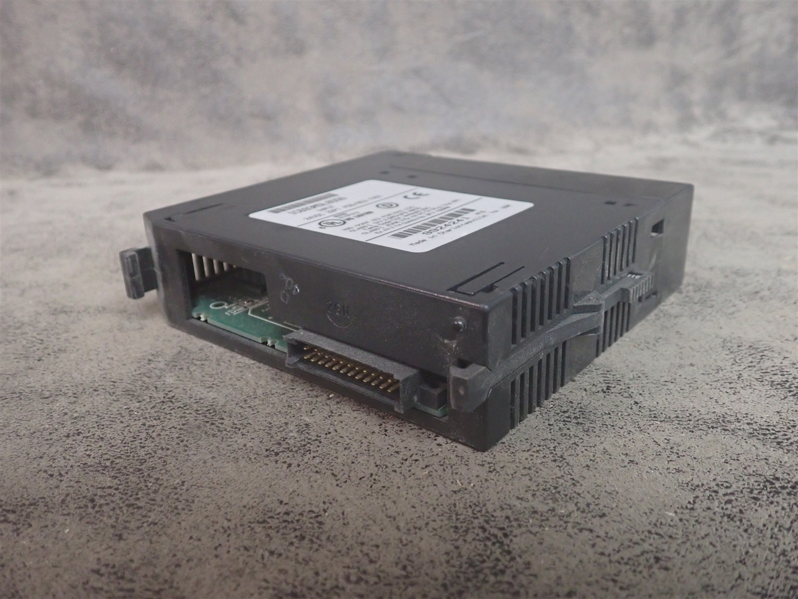 GE Fanuc IC693MDL655G 24VDC 32PT POS/NEG FAST Input Module Series 90-30 (BN490)