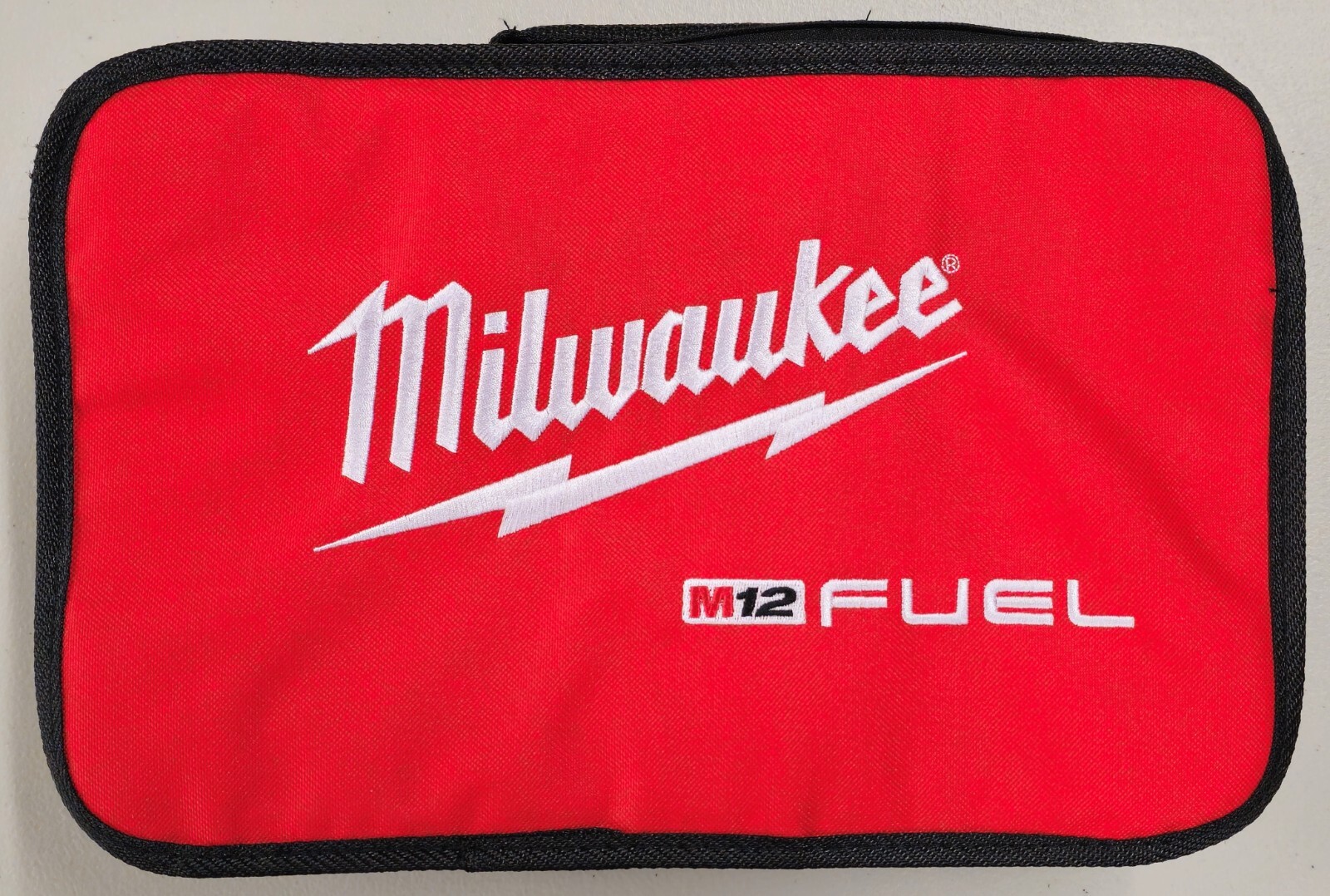 Case and charger for Milwaukee 2505 4-in-1 Install Drill Driver