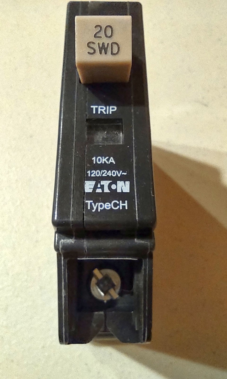 NEW – Set of 2 Eaton CHF120 20A Plug On Trip Indicator 1-Pole Circuit Breaker