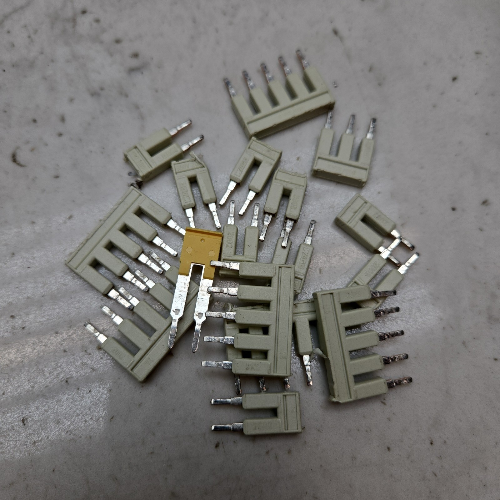 Mixed Lot of 100+ Terminal Blocks End Blocks End Cover Allen Bradley Weidmuller