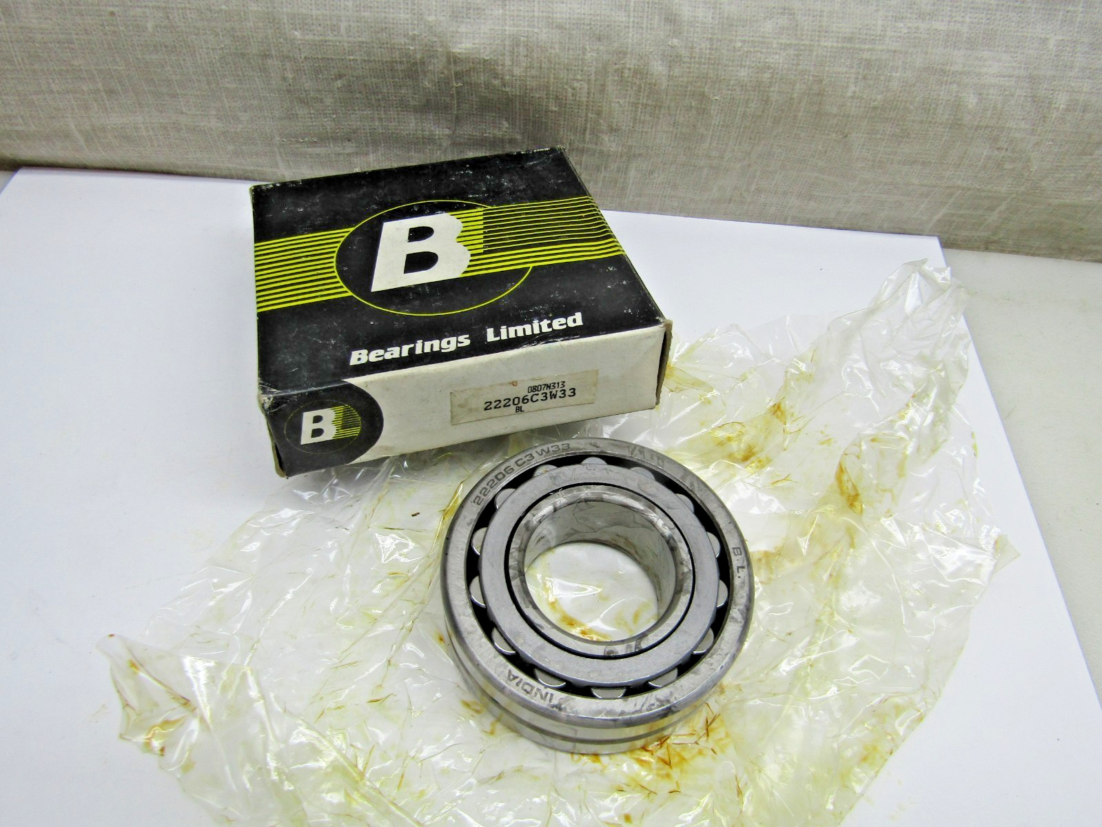 Bearings Limited 22206 C3 W33 30mm X 62mm X 20mm Spherical Roller Bearing