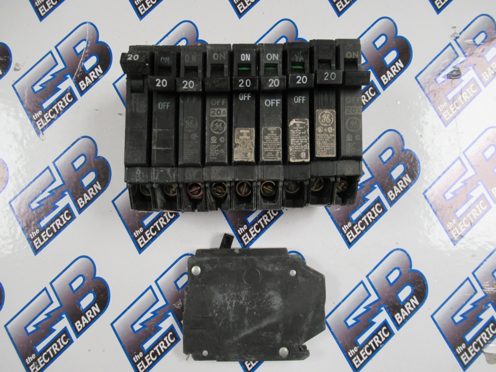 GE THQP120 Circuit Breaker (1 LOT OF 10) 20 Amp 120 Volt 1 Pole Plug In WARRANTY