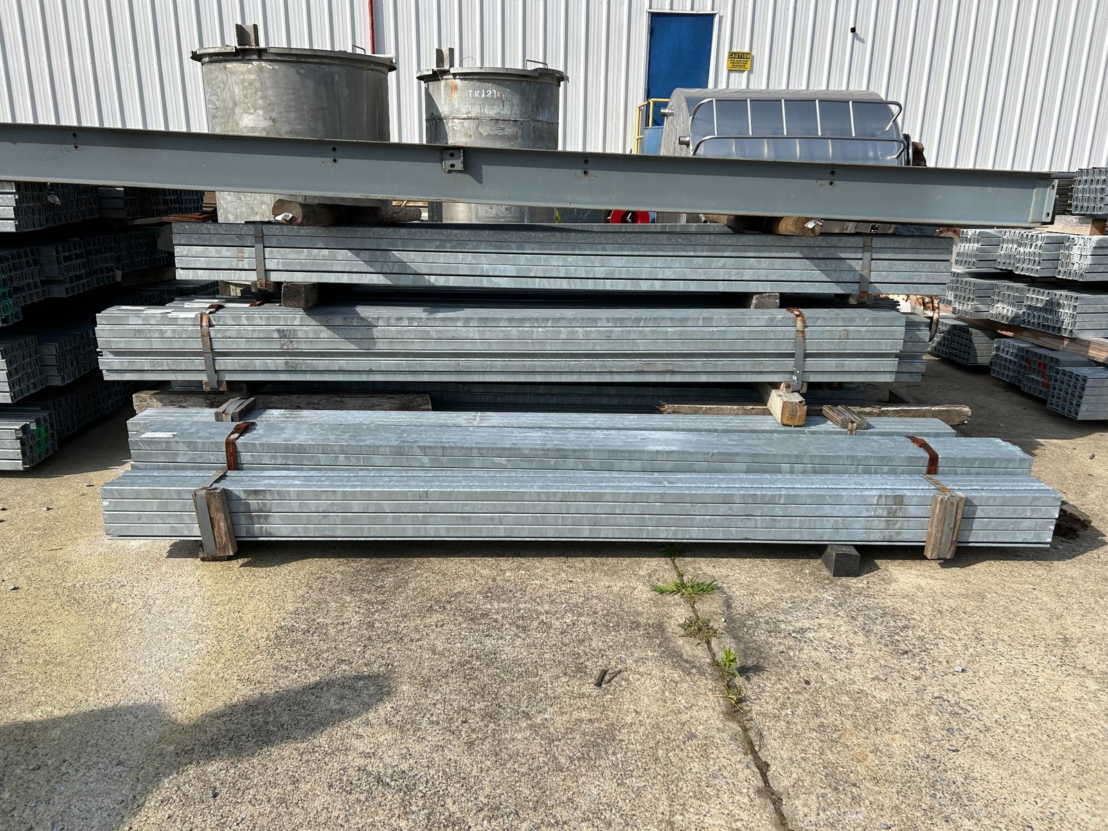 Unistrut 10 FT x 1-5/8’’ 12 Gauge Galvanized Channel Framing- Sold by Bundles