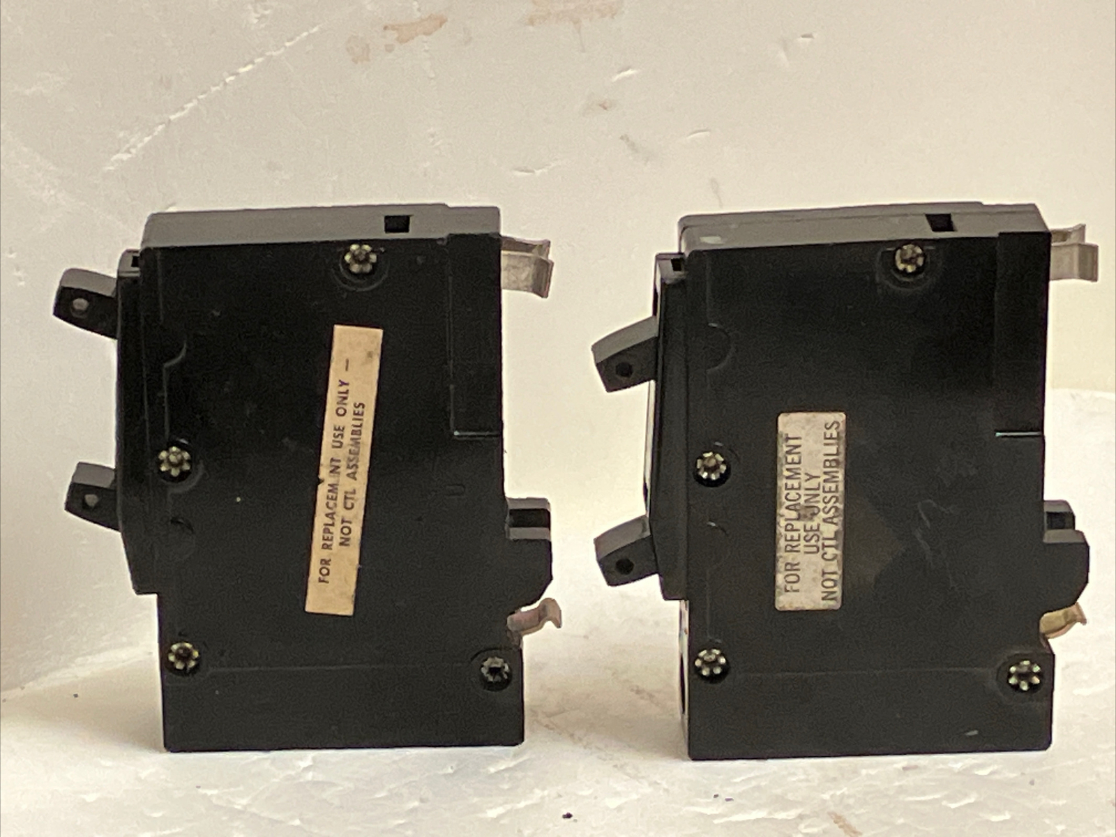 Square D QOT2020 20 Amp 1 Pole Piggyback Tandem CLIP QO2020 clamp connect