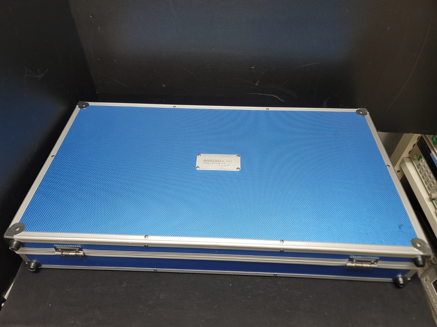 Aaronia HyperLOG 7040: 700MHz to 4GHz High-Performance EMC Antenna (5842)