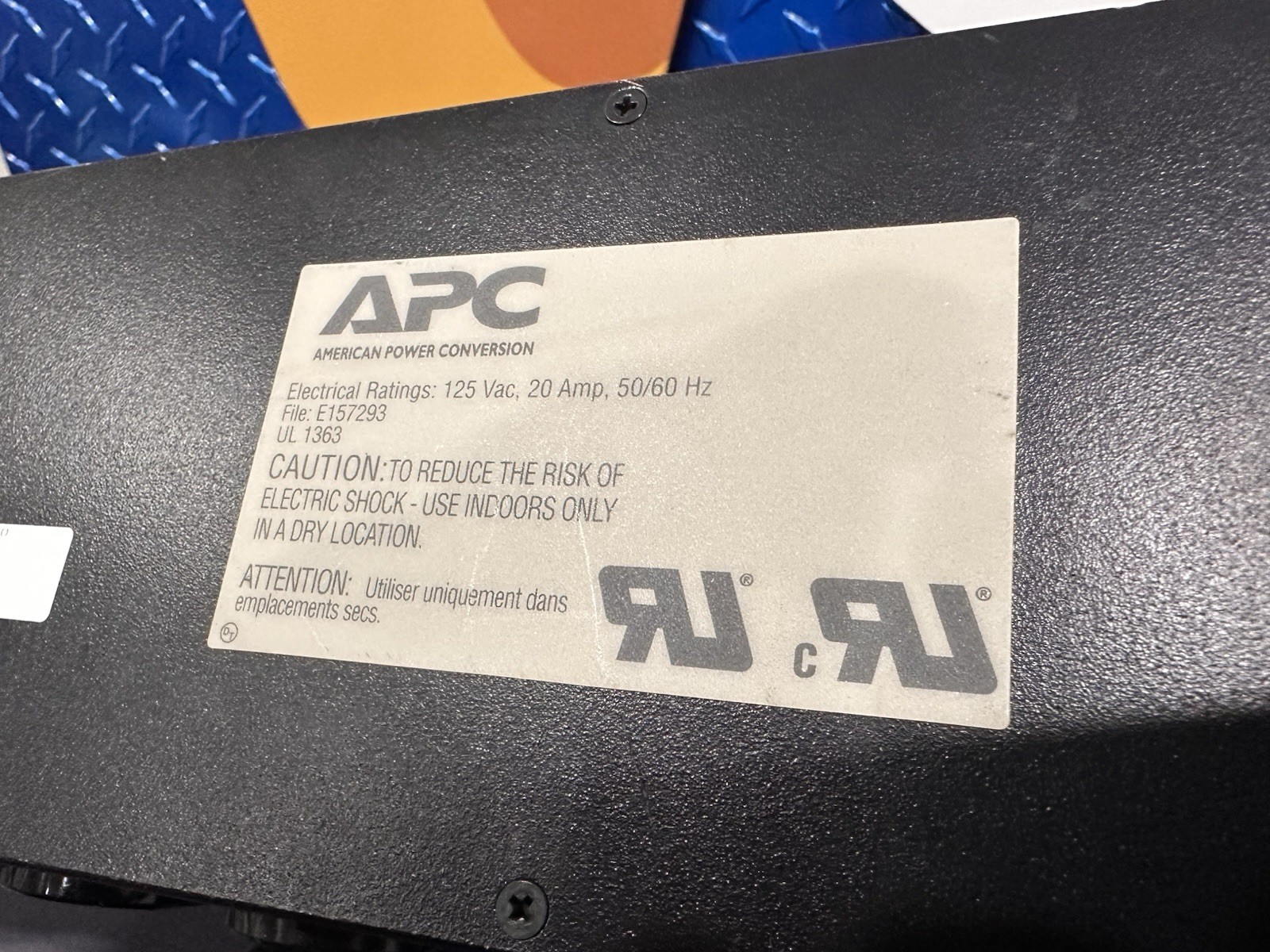 APC AP9557 Basic Rack Mount PDU 10x 5-15R Outlet Power Strip