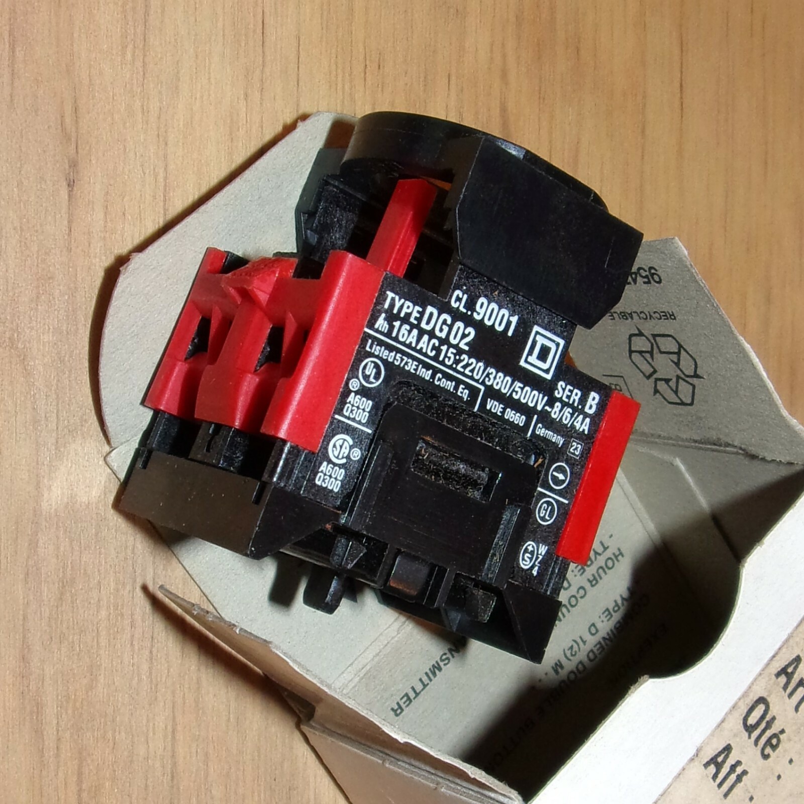 Telemecanique Square D Contact Block 9001 DG02 SER. B